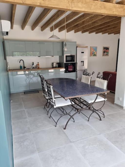 Maison A St Mitre Saint-Mitre-les-Remparts Εξωτερικό φωτογραφία